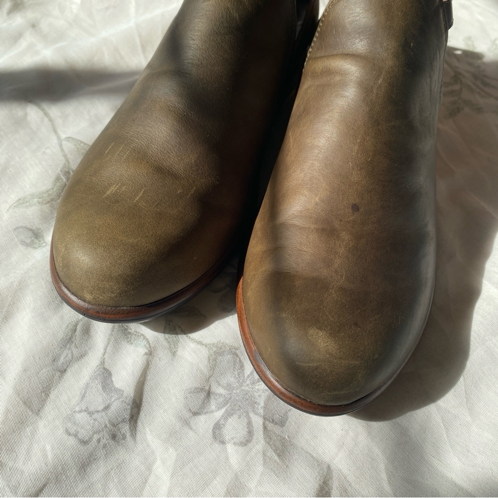 Naot Kamsin Two Toned Slip On Ankle Booties‎ green and brown leather ankle strap - Picture 6 of 10